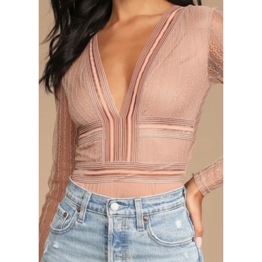 Lulu's Blush Lace V-Neck Bodysuit